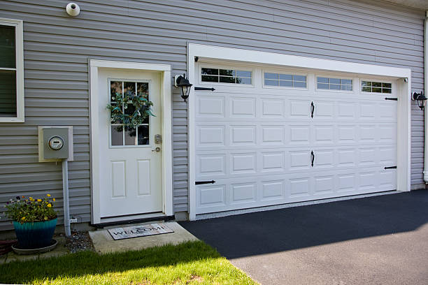 24/7 Emergency Garage Door Panel Replacement experts in Salem, AR